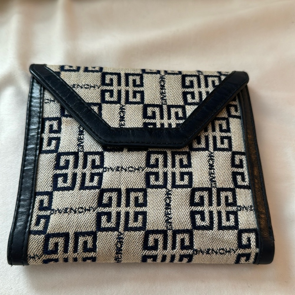 Vintage givenchy wallet